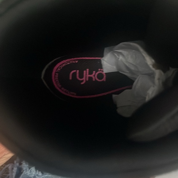 Ryka Water Repellant Black Boots Women’s Sz 9M lace up rain sleet snow shoes - Picture 10 of 12